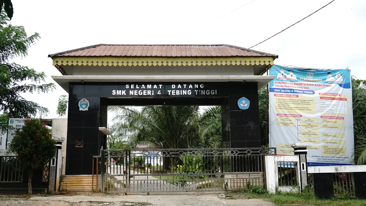 SMK Negeri 4 Tebing Tinggi - 1752464444-gerbang.webp
